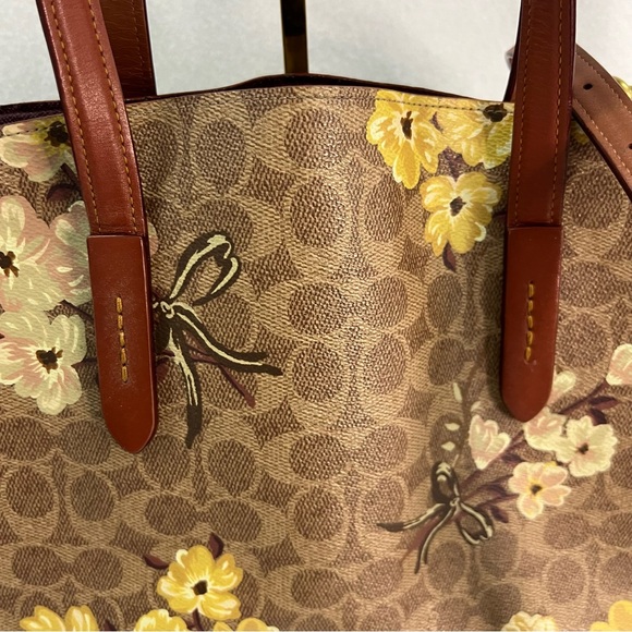 Coach Charlie Carryall In Signature Canvas With Prairie Floral Print - Picture 3 of 12